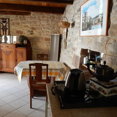 Chambre Dans Le Site Du Trou De Bozouls Avec Coin Repas * Bozouls